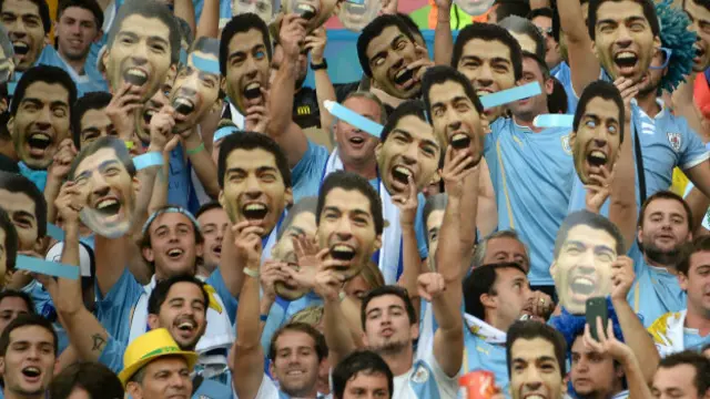 یوروگوے کے کھلاڑی سواریس پر دانت کاٹنے کے جرم میں نو میچوں کی پابندی لگائی گئی ہے۔