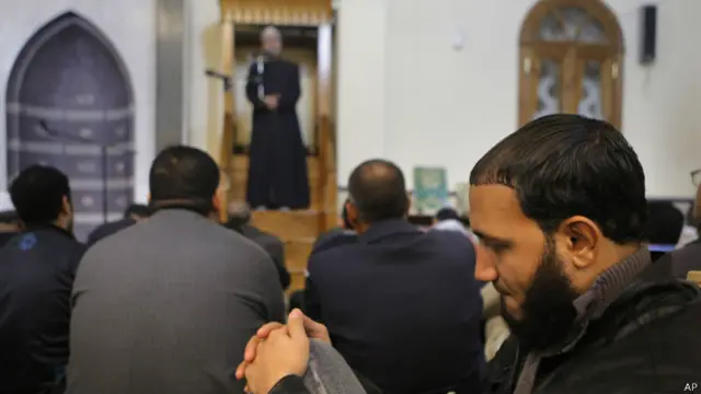 मिस्र में धर्मोपदेश पर प्रतिबंध बढ़े