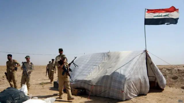 الجيش العراقي يقول إن مقاتلات سوخوي الروسية التي تسلمها أخيرا سوف تمكنه من صد تقدم المسلحين على الأرض.