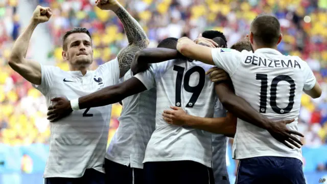 سجل الهدف الأول للمنتخب الفرنسي اللاعب بول بوغبا في الدقيقة 79 من المباراة. 