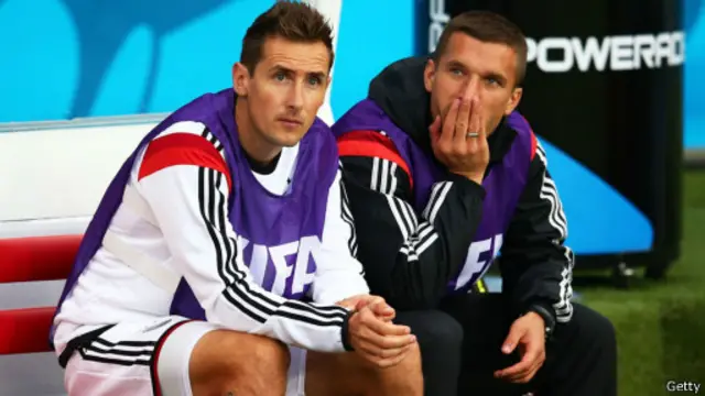Hai siêu dự bị trong trận đấu của tuyển Đức Klose và Podolski.