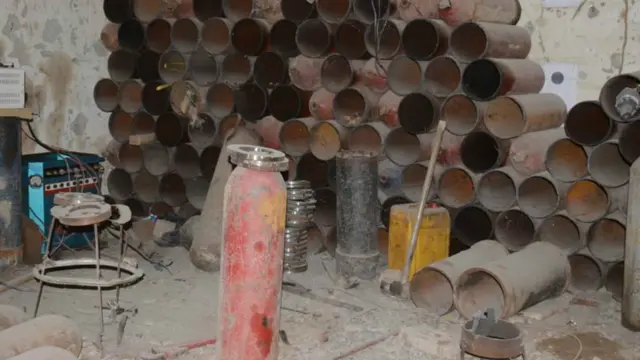 اس فیکٹری میں سلینڈر بھی بنائے جاتے تھے جن سے بارودی سرنگیں بنائی جاتی ہیں۔