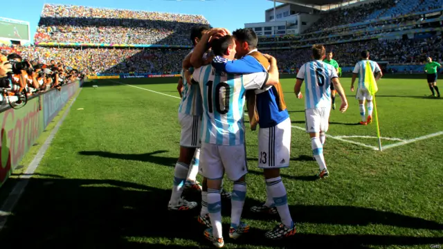 ارجنٹینا کا مقابلہ کوارٹر فائنل میں بیلجیئم اور امریکہ میں سے کسی ایک ٹیم سے ہوگا۔ 