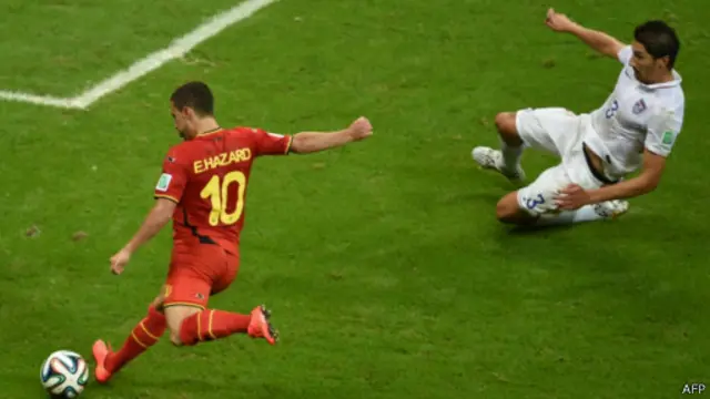 Hazard, Origi, De Bruyne và Vertonghen liên tục đe dọa hàng thủ Mỹ.