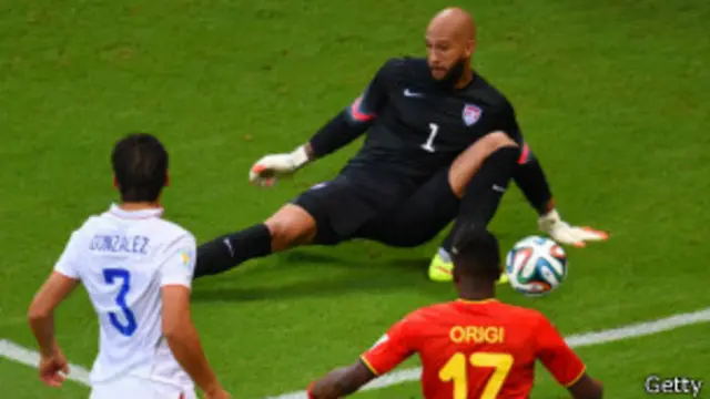 تجربہ کار امریکی کیپر ٹم ہاورڈ نے اس میچ میں شاندار کھیل کا مظاہرہ کیا