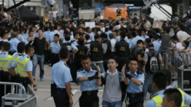 تتزامن هذه التظاهرات مع ذكرى اعادة هونغ كونغ إلى الصين في عام 1997