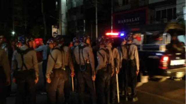 အခြေအနေကို ထိန်းနိုင်ဖို့ လုံခြုံရေး ရဲတပ်ဖွဲ့တွေ အများအပြား ချထား