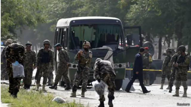 این سربازان کارمندان نیروی هوایی ارتش افغانستان بودند