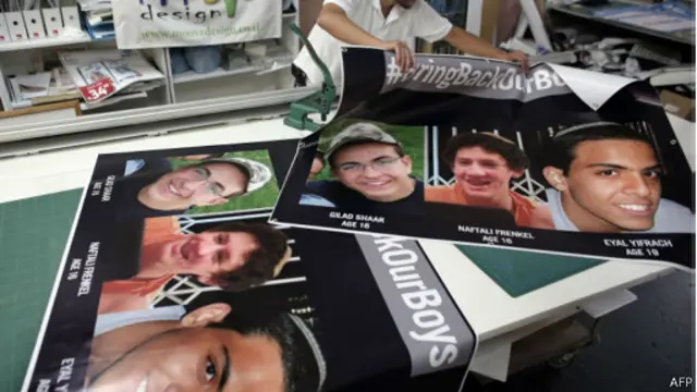 دولت اسرائیل جنبش حماس را مسئول ربودن و قتل سه نوجوان اسرائیلی دانسته است