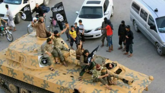 طبق المتمردون في المناطق التي سيطروا عليها قواعدهم بصرامة.