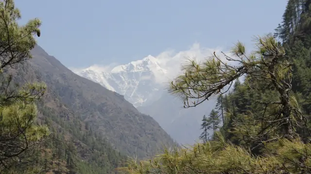 लुकला के नजदीक की पहाड़ी