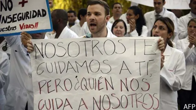 Doctores venezolanos protestan