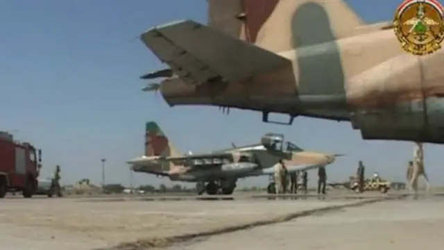 الطيارون العراقيون بحاجة إلى مساعدة أجنبية. 