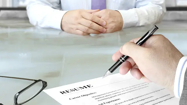 ډېری وخت ځوانان بېلابېلو تحصیلي ادارو او بورسونو ته د کال په ترڅ کې درخواست ورکوي، خو د اسنادو او شرایطو نه بشپړتیا د دې لامل شي چې هیلي یې مړاوې او زده کړو ته یې تبه پرې شي،