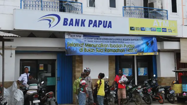 "Sebetulnya pembangunan ekonomi, pendidikan, infrastruktur, kesehatan harus diperhatikan. Percuma punya penghasilan besar tidak memperhatikan rakyatnya terutama sumber daya manusia. Pemerataan pembangunan sangat perlu di Papua, supaya aman damai tentram. Penghasilan Freeport saja sudah cukup untuk membangun tanah Papua." (Novri Wl Iroth, Komunitas Facebook BBC Indonesia) 