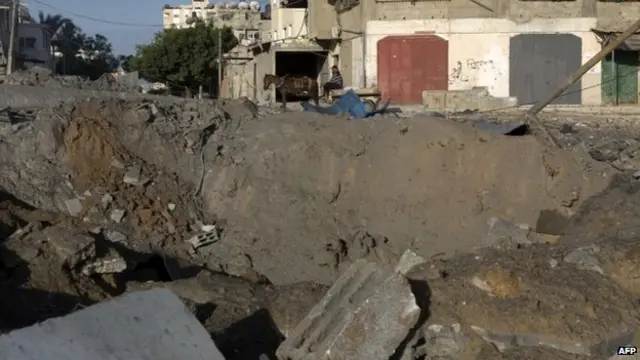 اسرائیل در پاسخ به حمله با خمپاره از سوی فلسطینی ها، روز پنج شنبه به غزه حمله کرد 