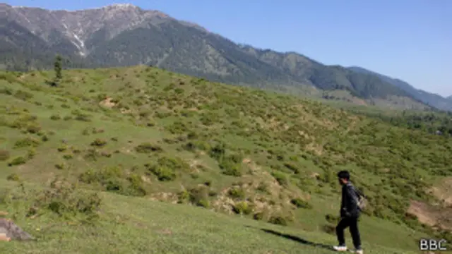 ہمالیہ پہاڑوں کے دامن میں واقع توسہ میدان ہزاروں ایکڑ زمین پر پھیلا ہوا ہے