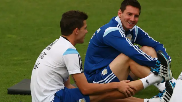 سنیچر کو کوارٹر فائنل کا پہلا مقابلہ ارجنٹینا اور بیلجیئم کےمابین ہوگا۔ میسی تن تنہا ٹیم کو کوارٹر فائنل تک تو لے آئے ہیں لیکن کیا اسے آگے بھی لے جا سکتے ہیں۔