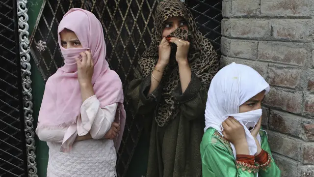 कश्मीर की महिलाएं और बच्चे