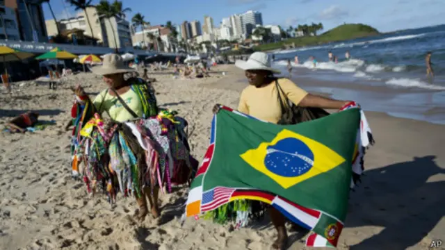 Ambulantes em Salvador (Foto AP)