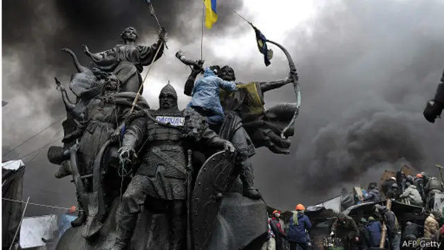 Памятник основателям Киева на МАйдане