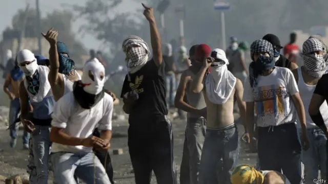 متظاهرون فلسطينيون