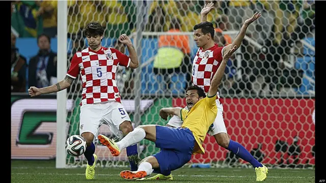 Empate sem gols, vitória folgada contra Camarões e o sufoco contra o Chile; veja como a seleção se saiu nesta Copa