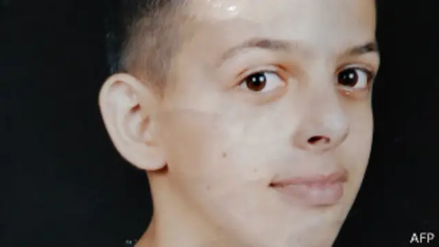 فلسطینیان می گویند که شهرک نشینان یهودی محمد ابوخضیر را ربوده، شکنجه کرده و سپس بطور زنده سوزانده اند.