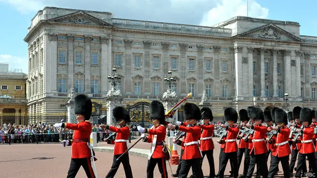 Điện Buckingham cũng cần trùng tu liên tục