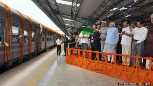 چار جولائی کو انھوں نے جموں خطے میں اودھم پور کٹرہ ریلوے لائن کا افتتاح کیا تھا