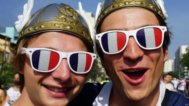 Francia y Alemania chocan en el Maracaná por un lugar en semifinales.