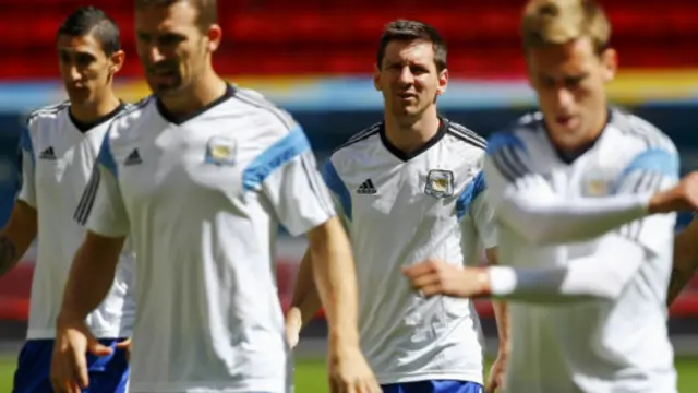 Argentina đang thi đấu ổn định bên cạnh ngôi sao Messi ngày càng hòa nhập với toàn đội.