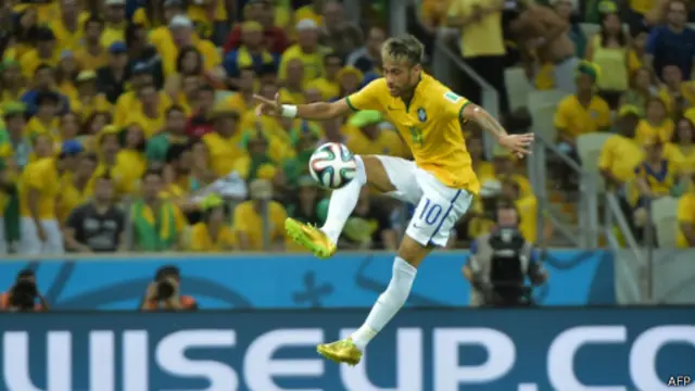 Neymar đã hoạt động khá tích cực song anh vẫn chưa có bàn thắng nào.
