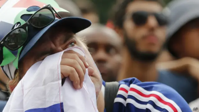 Torcedor frances decepcionado (AP)