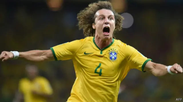David Luiz tiếp tục thi đấu rất tích cực ở hiệp hai và là tác giả của bàn thứ hai của Brazil.
