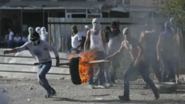 ذرائع نے بتایا کہ حماس اسرائیل کی طرف سے فضائی حملے بند ہونے کی یقین دہانی کی شرط پر راکٹ حملے بند کرنے کے لیے تیار ہے