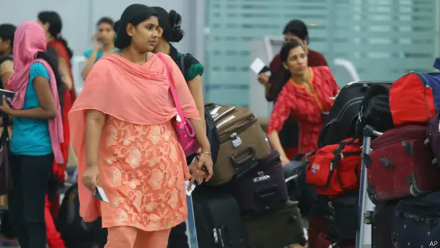 بھارتی نرسیں وطن واپس پہنچیں