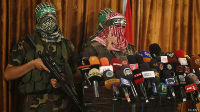 كتائب القسام، الجناح العسكري لحركة حماس، تتهم إسرائيل بخرق اتفاق وقف إطلاق النار المبرم عام 2012.
