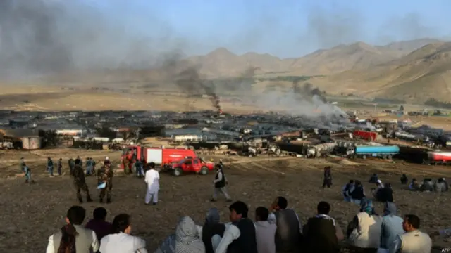 طالبان وايي، د موټرو پر اډې یې برید کړی، چې ټانکر او نور پوځي توکي پکې سوځېدلي.