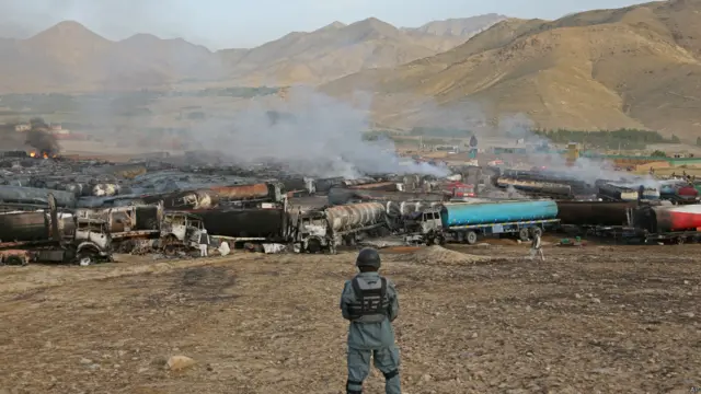 صدها تانکر سوخت در یک آتش‌سوزی بزرگ در غرب کابل سوخت اند. 