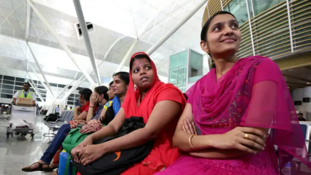 इराक से लौटीं भारतीय नर्सें