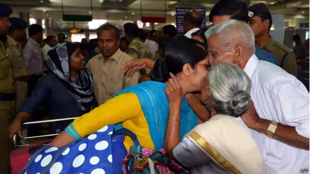 इराक से लौटीं भारतीय नर्सें