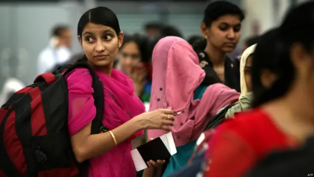 کوچی ایئر پورٹ پر ریاست کے وزیر اعلیٰ اومن چینڈي بھی بیرون ملک محنت کر کے ملک کے لیے زر مبادلہ کمانے والی ان نرسوں کے استقبال کے لیے موجود تھی۔ 