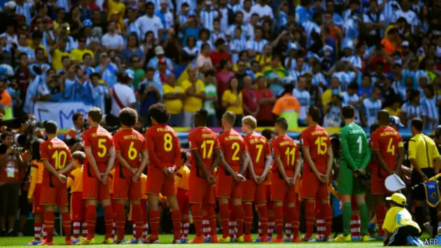 Tuyển Bỉ ra quân với đội hình 4-3-3