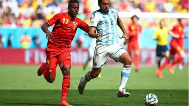 Trận đấu rất hấp dẫn với hai phong cách Nam Mỹ và châu Âu công thủ, đối phó nhau liên tục.