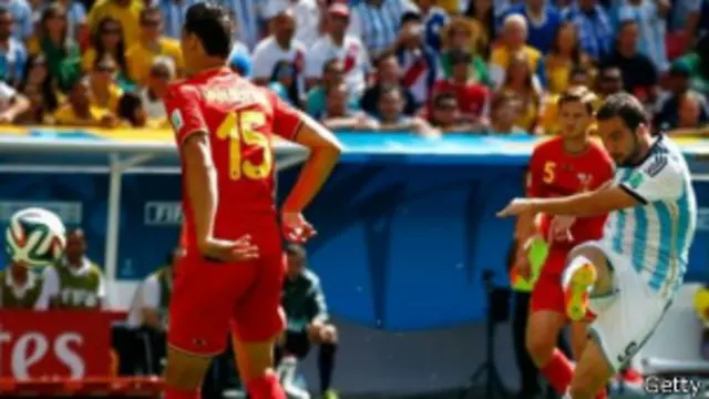 ہیگوئن نے ارجنٹائن کی برتری دگنی کرنے کا ایک اچھا موقع ضائع بھی کیا