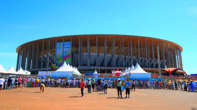 ورلڈ کپ 2014 میں مقابلے سے قبل ماضی میں ارجنٹائن اور بیلجیئم 1986 اور 1982 میں آمنے سامنے آ چکی ہیں اور دونوں نے ایک ایک بار فتح حاصل کی تھی۔