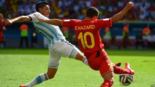 بیلجیئم کے ایڈن ہیزارڈ کو میچ کے 53ویں منٹ لوکاس بگلیا کو گرانے پر پیلا کارڈ دکھایا گیا۔ 