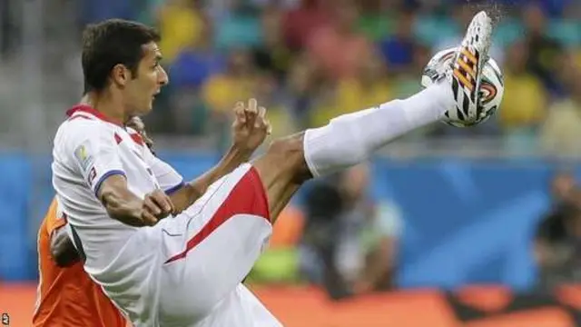 Costa Rica vào trận tự tin và đá rất thoải mái trước Hà Lan.