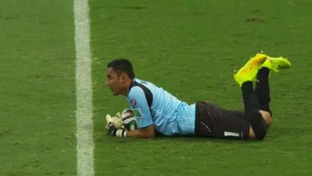 Thủ thành Kaylor Navas là thần hộ mạng của Costa Rica từ đầu hiệp một trận tứ kết.